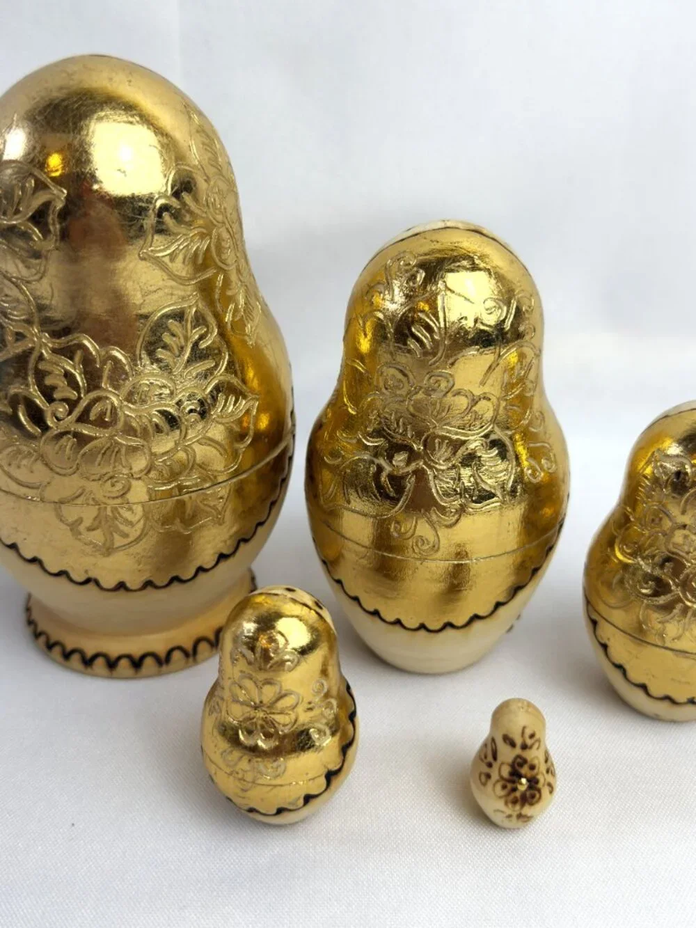 Russian Matryoshka Vintage Nesting Dolls Set of 5 Hand Painted Cream & Gold 5”